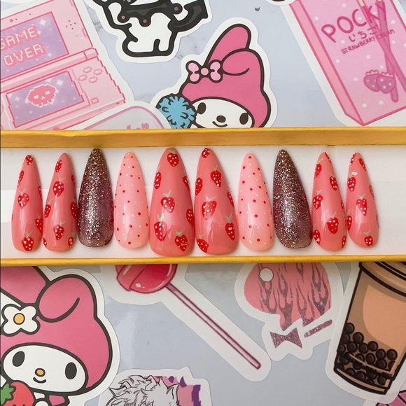 PressOn Nails style Strawberry Cutie - Picture 1 of 2
